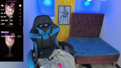 Anniee online show from 11-25-25, 01:11