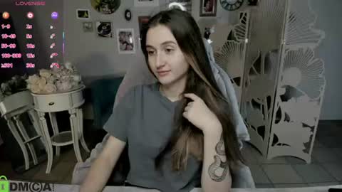 annieee_smith online show from 07-09-26, 05:33