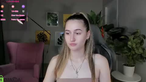 annieee_smith online show from 07-12-26, 05:09