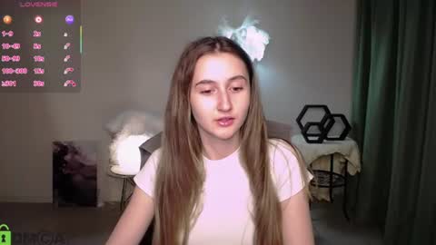 annieee_smith online show from 07-14-26, 05:23