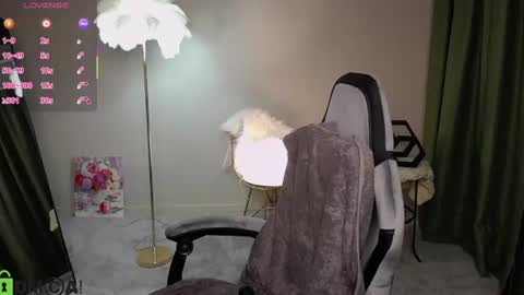 annieee_smith online show from 07-16-26, 05:24