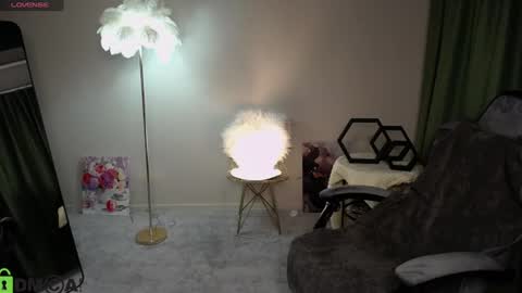 annieee_smith online show from 07-17-26, 05:25