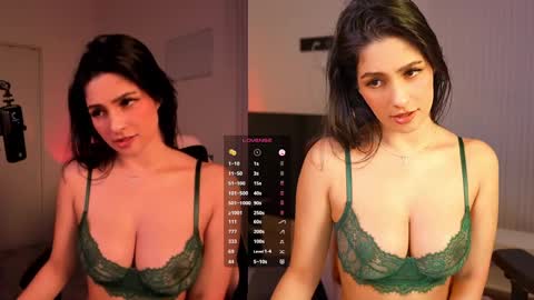Annie FREE TRIAL IN BIO online show from 02-23-25, 03:13