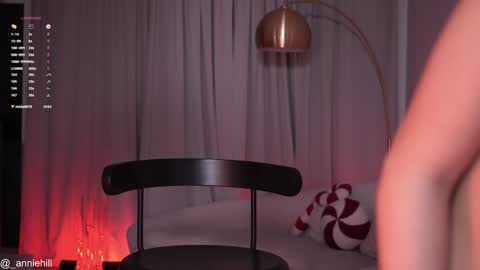 Snapshot of anniehillofficial_ chatting on 01-06-25, 12:48 anniehillofficial_ online show from 01-06-25, 12:48