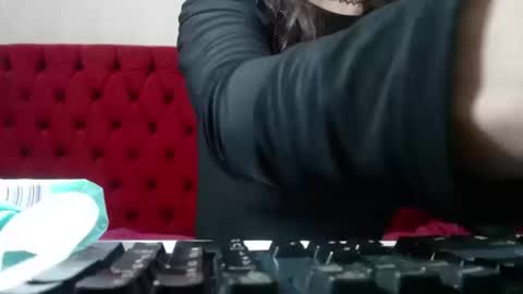 Snapshot of anniehsoul chatting on 10-20-25, 05:24 Annie online show from 10-20-25, 05:24