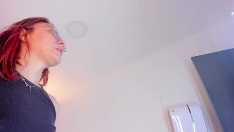 Snapshot of anniemartinezz chatting on 12-18-24, 06:14 Annie online show from 12-18-24, 06:14