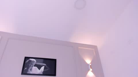 Snapshot of anniemartinezz chatting on 01-08-25, 03:28 Annie online show from 01-08-25, 03:28