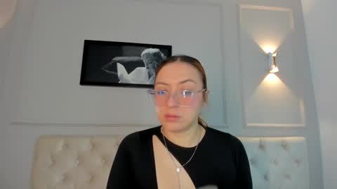 Snapshot of anniemartinezz chatting on 01-23-25, 11:58 Annie online show from 01-23-25, 11:58