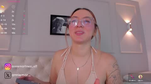 Snapshot of anniemartinezz chatting on 01-23-25, 03:01 Annie online show from 01-23-25, 03:01