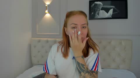 Snapshot of anniemartinezz chatting on 02-04-25, 11:27 Annie online show from 02-04-25, 11:27