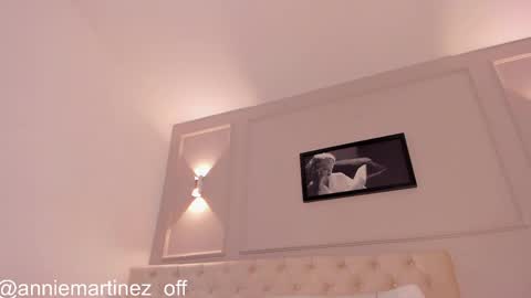 Snapshot of anniemartinezz chatting on 03-08-25, 05:54 Annie online show from 03-08-25, 05:54