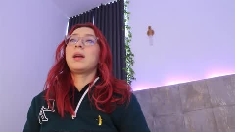 Snapshot of anniemartinezz chatting on 09-19-25, 12:50 Annie online show from 09-19-25, 12:50