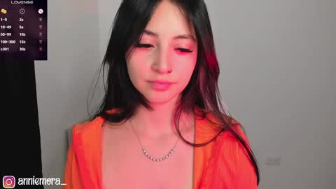 Snapshot of anniemora_ chatting on 01-18-25, 02:25 Annie online show from 01-18-25, 02:25