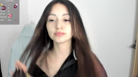 Snapshot of anniemora_ chatting on 02-06-25, 04:10 Annie online show from 02-06-25, 04:10