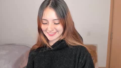 Snapshot of anniemora_ chatting on 10-19-25, 04:35 Annie online show from 10-19-25, 04:35