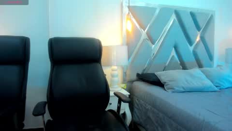 ANNIE  online show from 10-19-25, 12:39