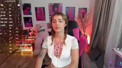 Snapshot of anniesweett01 chatting on 06-12-26, 10:30 Annie FROM 8AM TO 4PM CDT online show from 06-12-26, 10:30