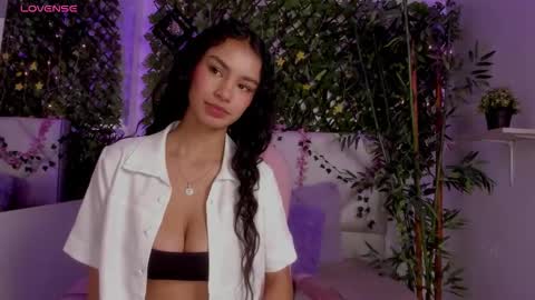 Annie Evans  online show from 11-10-25, 04:06