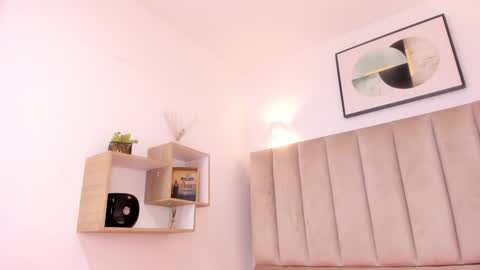 Annie Queen online show from 01-09-25, 03:04