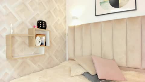 Snapshot of anniie_queen chatting on 05-10-26, 03:33 Annie Queen online show from 05-10-26, 03:33