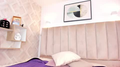 Snapshot of anniie_queen chatting on 05-28-26, 03:04 Annie Queen online show from 05-28-26, 03:04