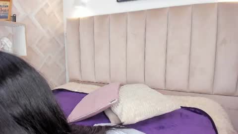 Snapshot of anniie_queen chatting on 06-13-26, 03:26 Annie Queen online show from 06-13-26, 03:26