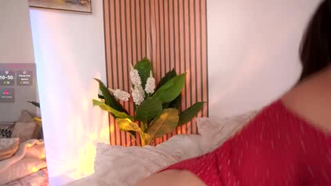 Snapshot of anniie_watson chatting on 10-16-25, 05:47 ANNIE online show from 10-16-25, 05:47