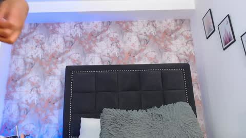 Snapshot of anniieleonhart chatting on 02-05-25, 08:25 Anniieleonhart online show from 02-05-25, 08:25