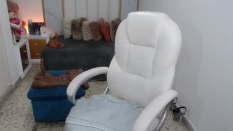 Snapshot of annita_cooper_ chatting on 01-09-25, 06:57 anna online show from 01-09-25, 06:57