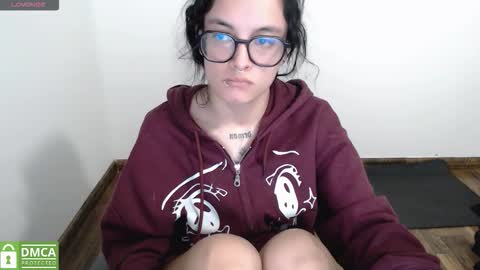 Snapshot of annittaprincess chatting on 11-12-25, 01:28 Gaby 3 online show from 11-12-25, 01:28