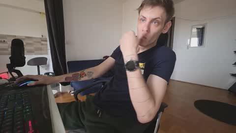    online show from 11-20-25, 01:33