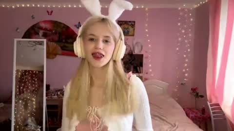 Hello my name is Kate online show from 04-24-26, 06:38