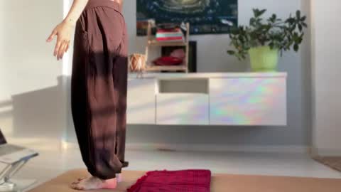 Snapshot of anntics_ chatting on 09-17-25, 03:52 N antics online show from 09-17-25, 03:52