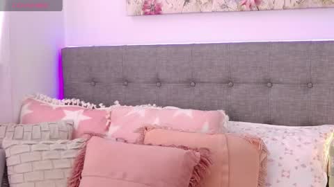Snapshot of anntonellalee chatting on 05-26-26, 06:04 Antonella Lee online show from 05-26-26, 06:04