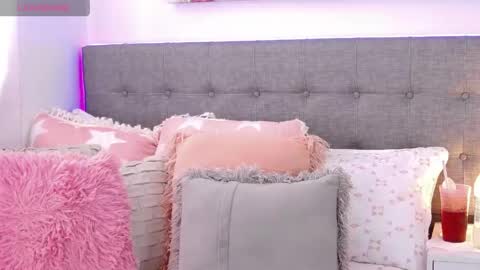 Snapshot of anntonellalee chatting on 05-28-26, 06:05 Antonella Lee online show from 05-28-26, 06:05