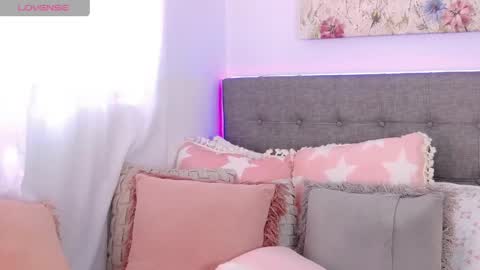 Snapshot of anntonellalee chatting on 05-29-26, 06:50 Antonella Lee online show from 05-29-26, 06:50