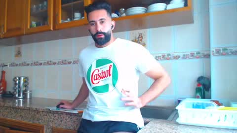 Snapshot of annuler_9 chatting on 02-19-25, 02:44 adrenalinE online show from 02-19-25, 02:44