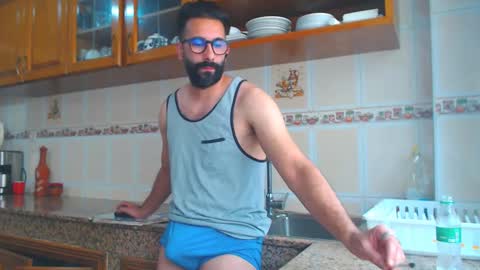 Snapshot of annuler_9 chatting on 09-19-25, 02:40 adrenalinE online show from 09-19-25, 02:40