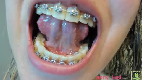 Issabela online show from 01-17-26, 02:55