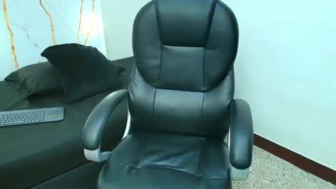 Anny online show from 09-25-25, 05:33