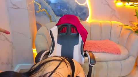 Live 1500am 2100pm COLOMBIAN HOUR online show from 04-24-26, 04:53