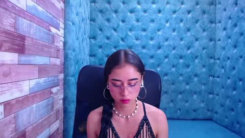 Anny online show from 01-30-25, 07:04