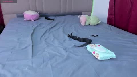 Snapshot of annya_kooper chatting on 11-03-25, 01:19 Annya online show from 11-03-25, 01:19