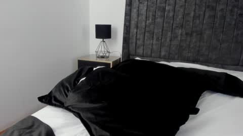 Snapshot of annybombastic chatting on 03-16-26, 11:31 Anny online show from 03-16-26, 11:31