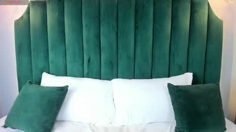 Snapshot of annycolson chatting on 09-18-25, 04:14 Anny Colson online show from 09-18-25, 04:14