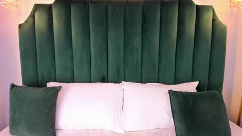 Snapshot of annycolson chatting on 10-26-25, 04:07 Anny Colson online show from 10-26-25, 04:07