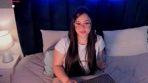 A N N Y E  online show from 11-26-25, 01:12