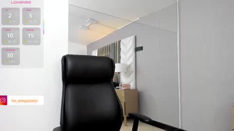 Anny online show from 11-10-25, 08:19