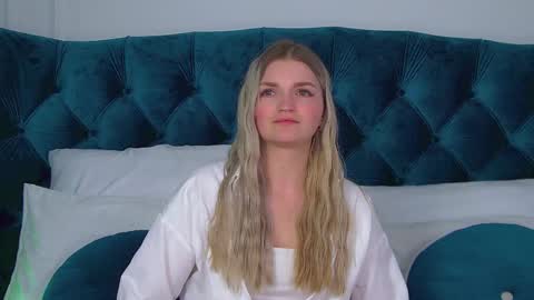 Snapshot of annyraii chatting on 11-23-25, 08:03 annyraii online show from 11-23-25, 08:03