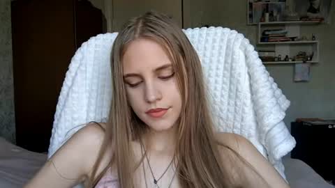 AnnySunshinee online show from 06-30-26, 07:42